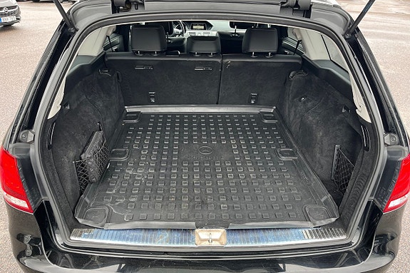 Mercedes-Benz E220 23 of 27