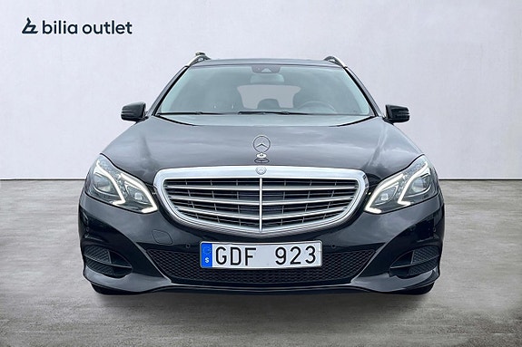 Mercedes-Benz E220 9 of 27