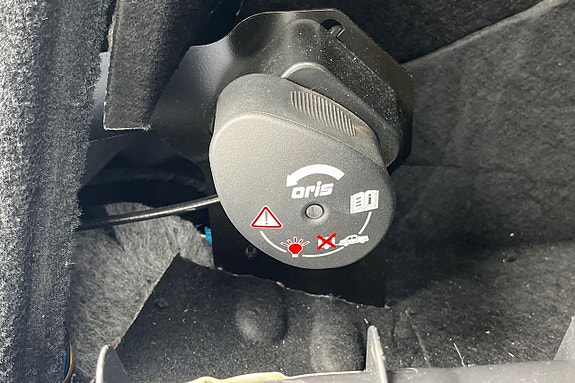 Mercedes-Benz E220 25 of 27