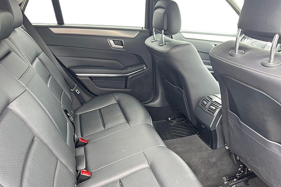 Mercedes-Benz E220 21 of 27