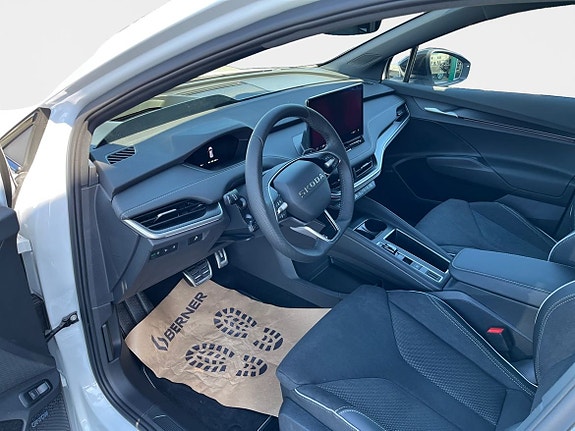 Skoda Enyaq 9 of 18