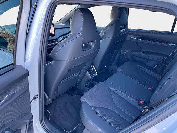 Skoda Enyaq 12 of 18