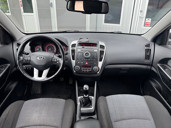 Kia Ceed 9 of 15