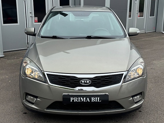Kia Ceed 2 of 15
