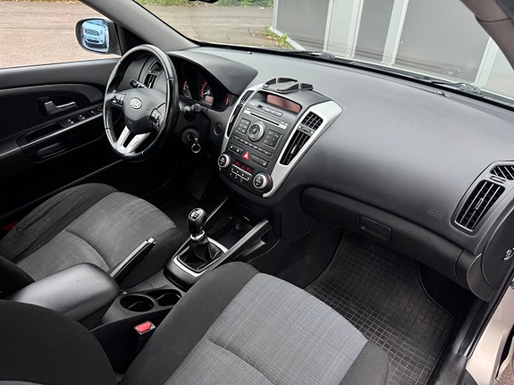 Kia Ceed 13 of 15
