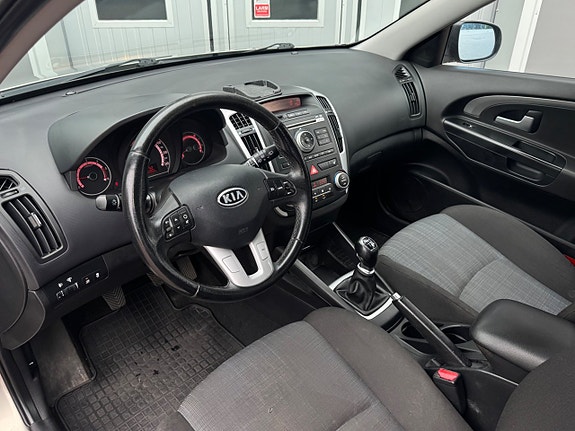 Kia Ceed 8 of 15