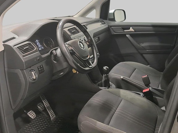 Volkswagen Caddy Alltrack 10 of 17