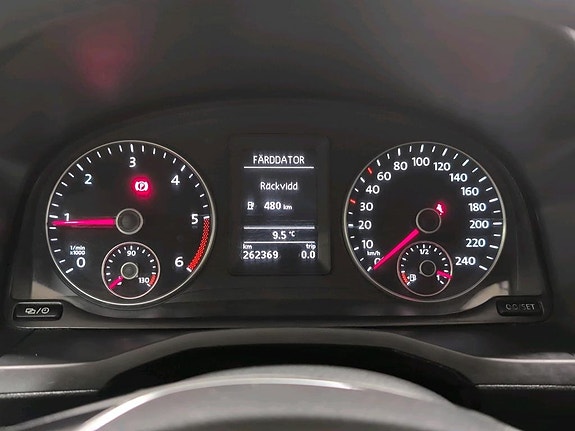 Volkswagen Caddy Alltrack 14 of 17