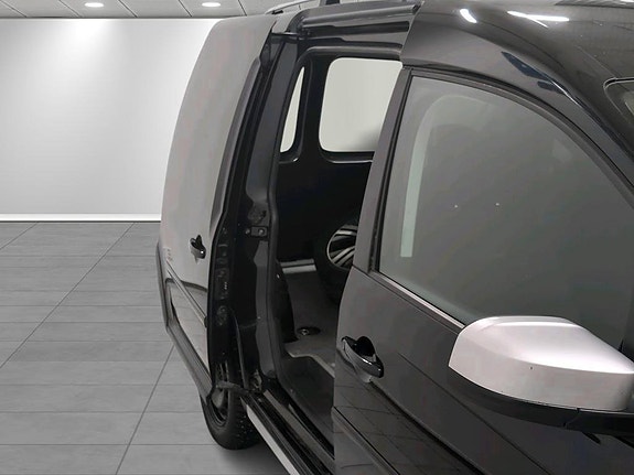 Volkswagen Caddy Alltrack 8 of 17