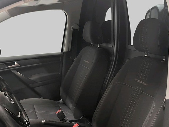 Volkswagen Caddy Alltrack 11 of 17