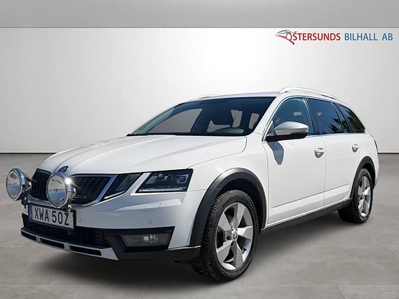 Skoda Octavia Scout 3 of 5
