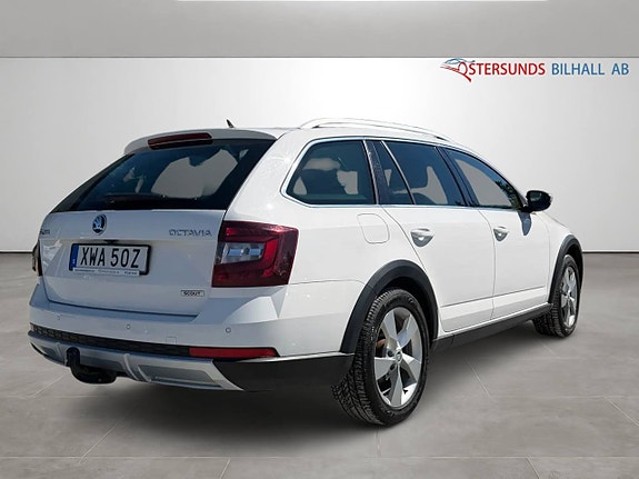 Skoda Octavia Scout 8 of 12