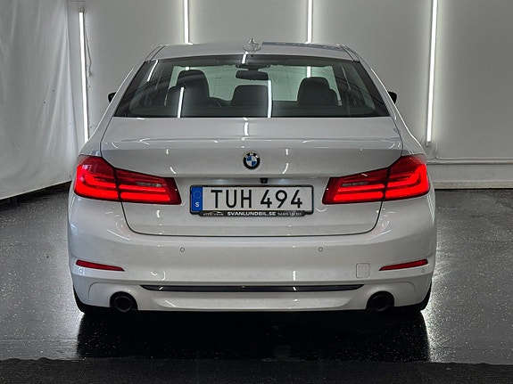 BMW 520d 4 of 5