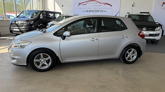 Toyota Auris 5 of 5