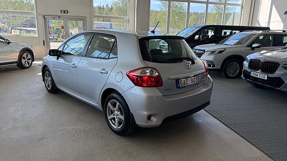 Toyota Auris 3 of 5