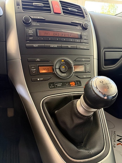 Toyota Auris 9 of 9