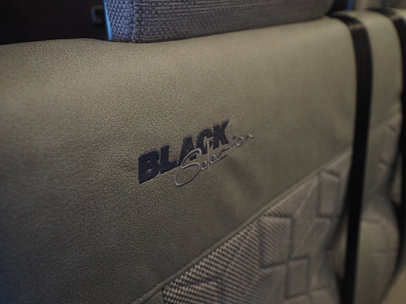 Knaus L!ve Ti 650 MEG Black Selection Mässerbjudande I Låga Långbäddar I AUT I Adaptiv 17 of 28