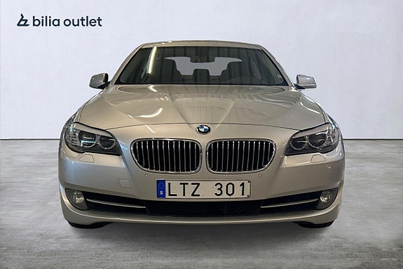 BMW 523i 3 of 22