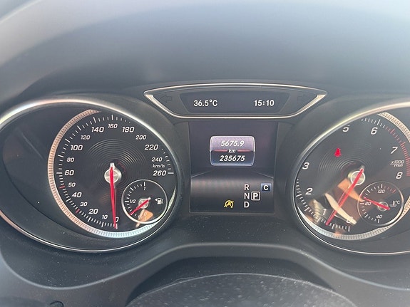 Mercedes-Benz GLA180 d 3 of 7
