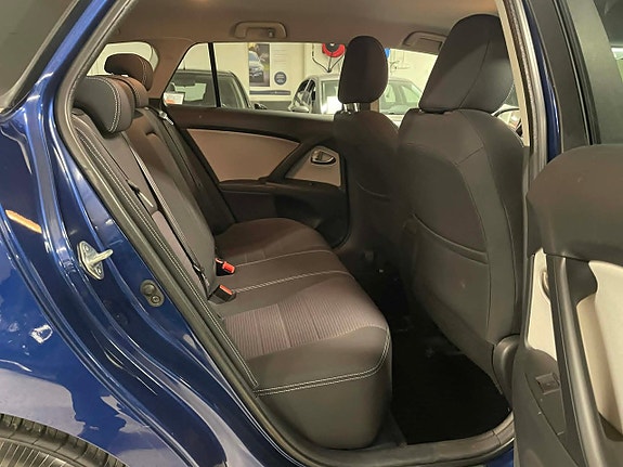 Toyota Avensis 14 of 27