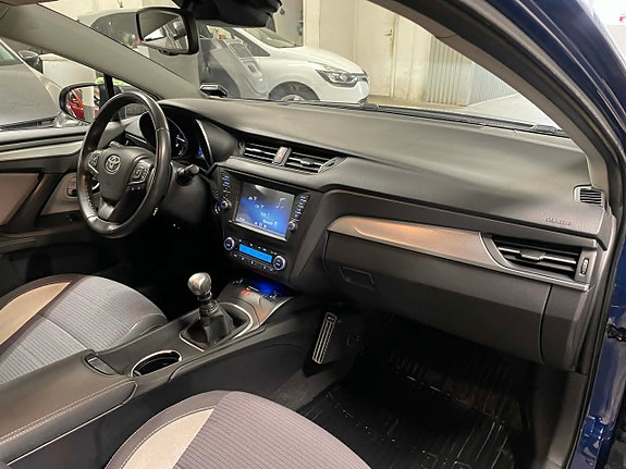 Toyota Avensis 12 of 27