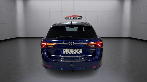 Toyota Avensis 5 of 5