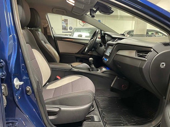 Toyota Avensis 13 of 27