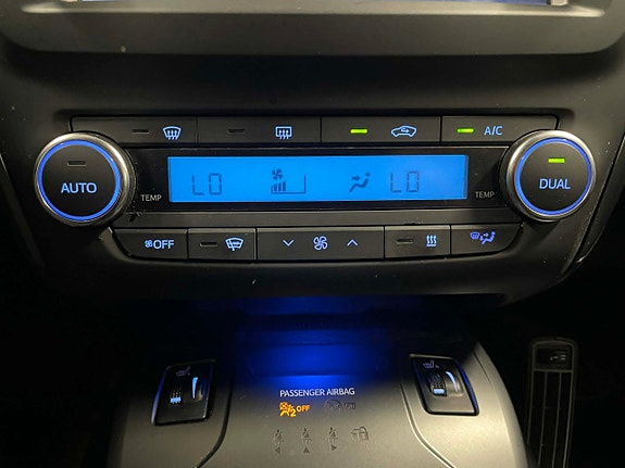 Toyota Avensis 23 of 27