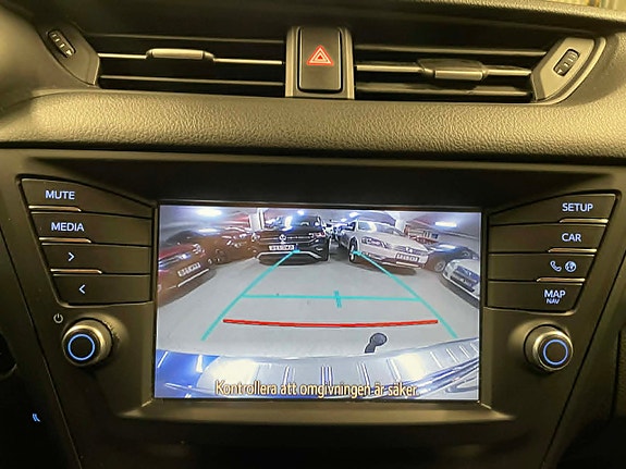 Toyota Avensis 22 of 27