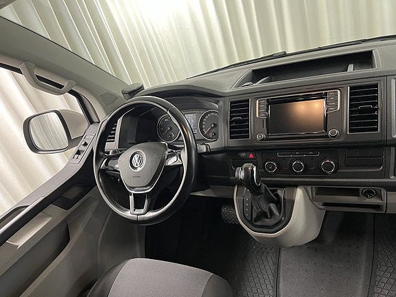 Volkswagen e-Transporter 7 of 9