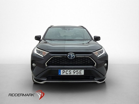 Toyota RAV4 Plug-in Hybrid 2 of 5