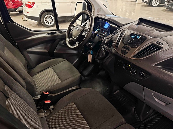 Ford Transit Custom 3 of 7