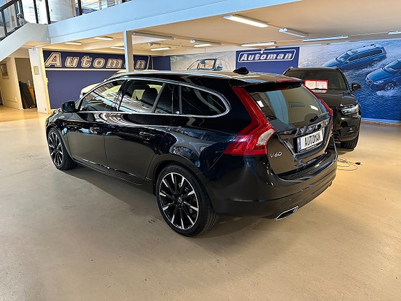 Volvo V60 8 of 16