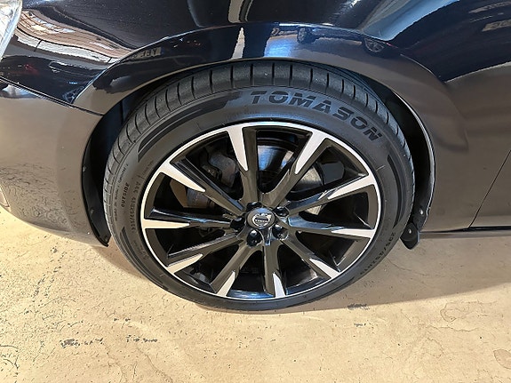 Volvo V60 7 of 16