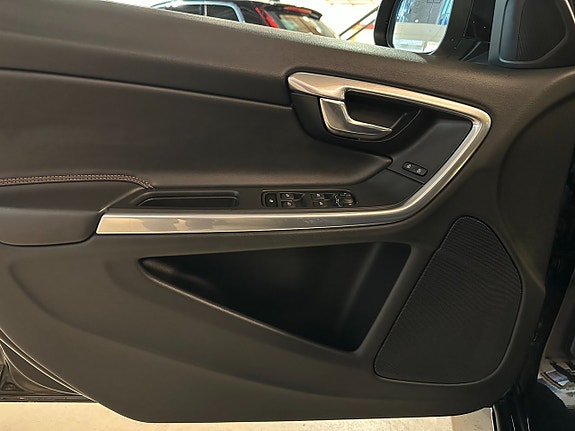 Volvo V60 15 of 16