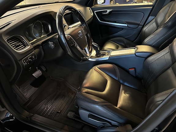 Volvo V60 5 of 5