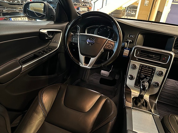 Volvo V60 4 of 5