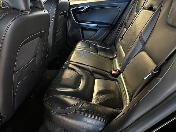 Volvo V60 3 of 5