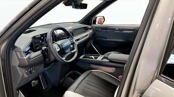 Kia EV9 15 of 30