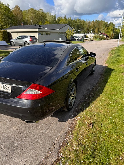 Mercedes-Benz CLS350 4 of 5