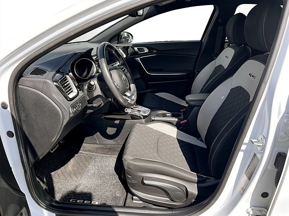 Kia Ceed 4 of 17