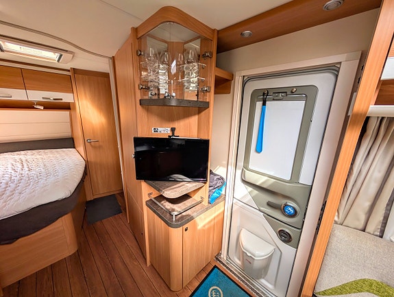 Knaus Südwind Silver Selection 500 FU / Markis / Förtält / Mikro / Elektriska stödben 12 of 21