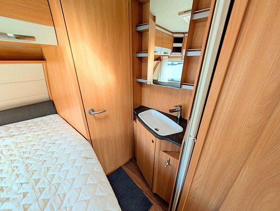 Knaus Südwind Silver Selection 500 FU / Markis / Förtält / Mikro / Elektriska stödben 16 of 21