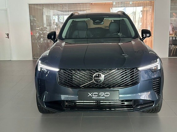 Volvo XC90 4 of 5