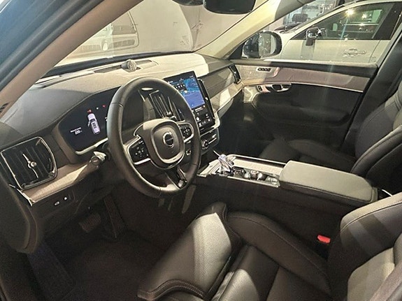 Volvo XC90 6 of 10