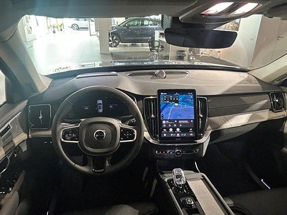 Volvo XC90 8 of 10