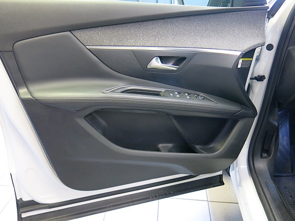 Peugeot 3008 13 of 27