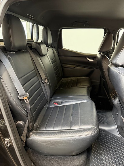 Mercedes-Benz X250 d 13 of 14