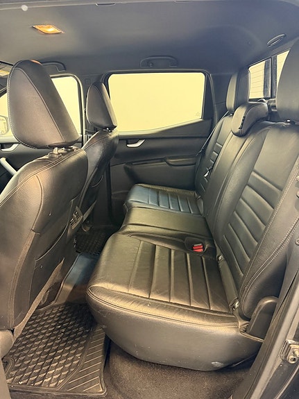 Mercedes-Benz X250 d 14 of 14