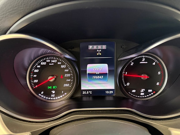 Mercedes-Benz X250 d 8 of 14